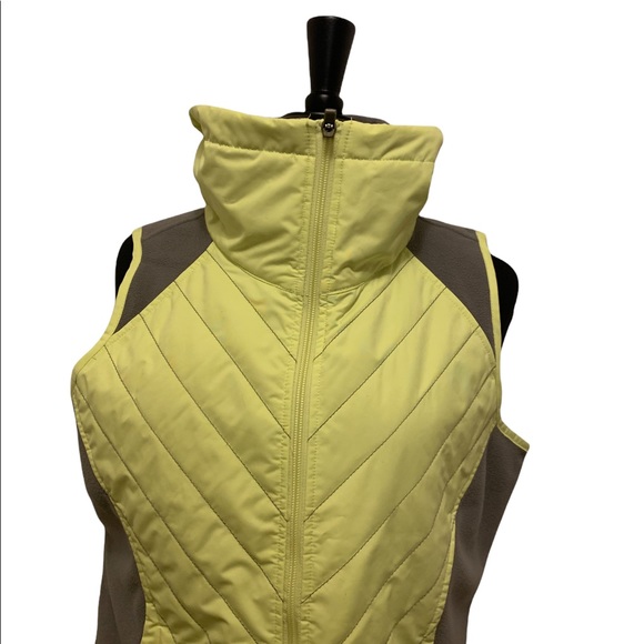 5 for $30. Columbia Vest - Picture 3 of 12